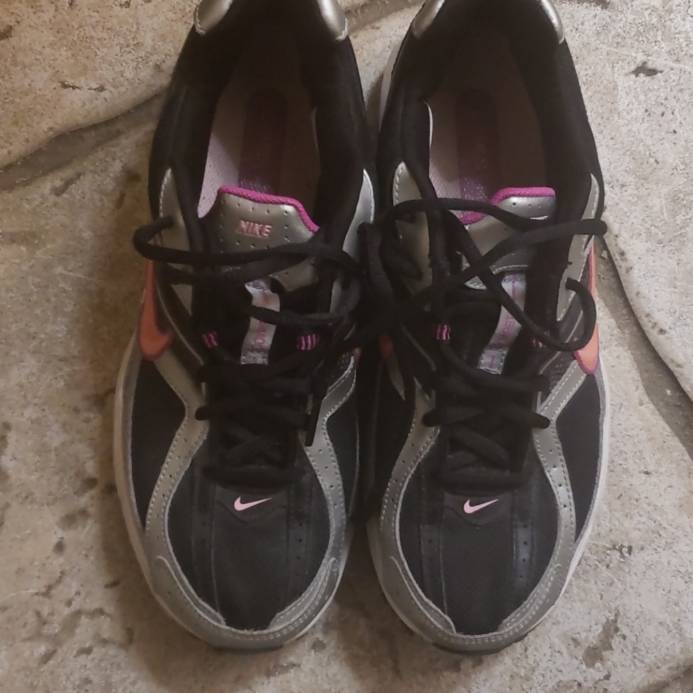 Nike Running shoes, barely used see photos
